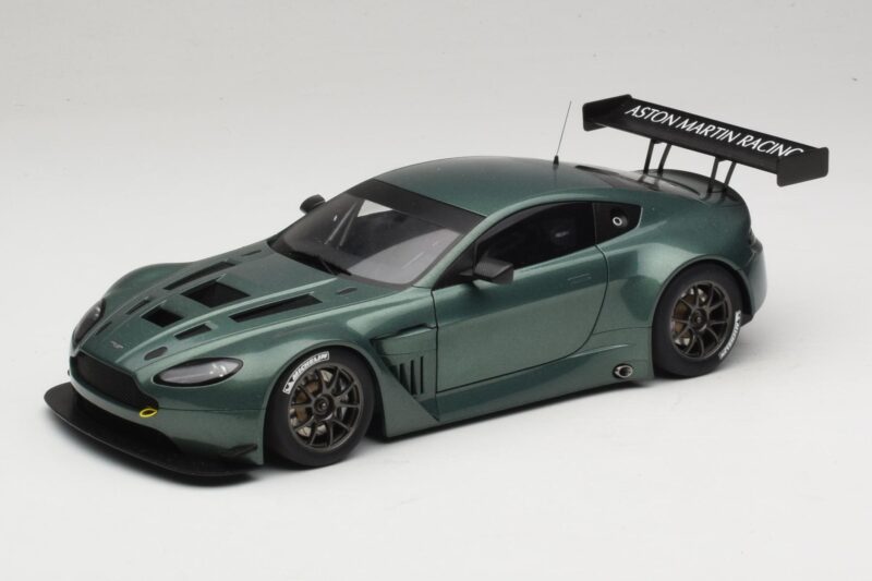 Aston Martin V12 Vantage GT3 Grün AUTOart 1:18 81306 Metall