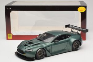 Aston Martin V12 Vantage GT3 Grün AUTOart 1:18 81306 Metall — Bild 6 von 6