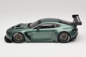 Aston Martin V12 Vantage GT3 Grün AUTOart 1:18 81306 Metall — Bild 3 von 6
