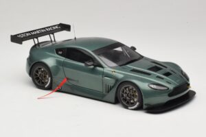 Aston Martin V12 Vantage GT3 Grün AUTOart 1:18 81306 Metall — Bild 4 von 6