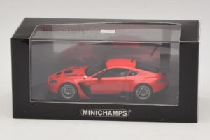 Aston Martin V12 Vantage GT3 Rot Minichamps 1:43 4371121392 Metall — Bild 4 von 4
