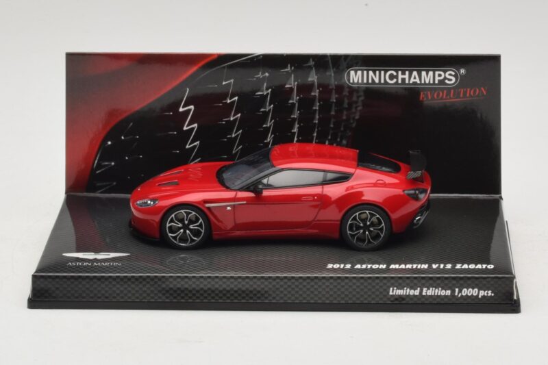 Aston Martin V12 Zagato Rot Minichamps 1:43 Aston Martin V12 Zagato Rot Minichamps 1:43 437137220 Metall