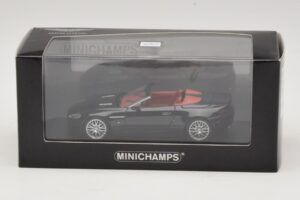 Aston Martin V8 Vantage Roadster Schwarz Metallic Minichamps 1:43 400137431 Metall — Bild 4 von 4