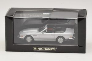 Aston Martin V8 Volante Silber Minichamps 1:43 400137601 Metall — Bild 4 von 4