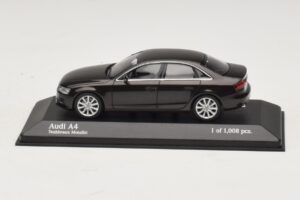 Audi A4 B8 Braun Metallic Minichamps 1:43 410011000 Metall