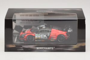 Audi R8 LMS Ultra #1 EK S. Asch / Stoll ADAC GT Masters 2013 Minichamps 1:43 437130101 Metall — Bild 5 von 5