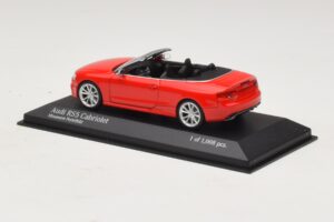 Audi RS5 B8 Cabriolet Rot Minichamps 1:43 410011230 Metall — Bild 3 von 4