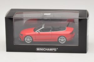 Audi RS5 B8 Cabriolet Rot Minichamps 1:43 410011230 Metall — Bild 4 von 4