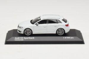 Audi S3 8V Sportback Weiß Minichamps 1:43 437013010 Metall