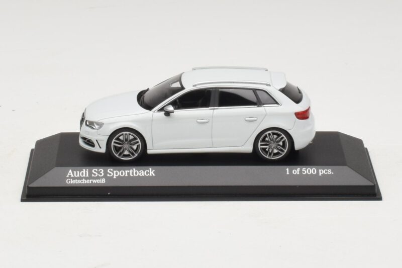 Audi S3 8V Sportback Weiß Minichamps 1:43 437013010 Metall
