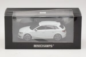 Audi S3 8V Sportback Weiß Minichamps 1:43 437013010 Metall — Bild 4 von 4