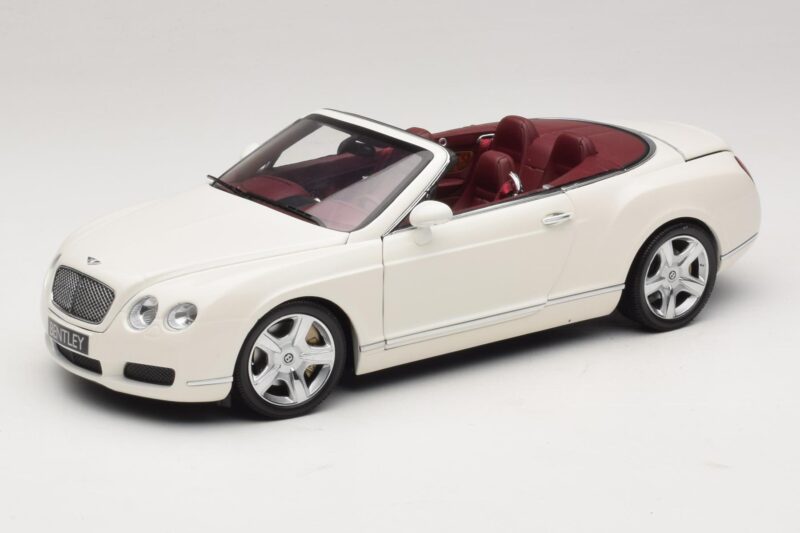 Bentley Continental GTC Weiß Ersatzverpackung Minichamps 1:18 100139032-R1 Metall