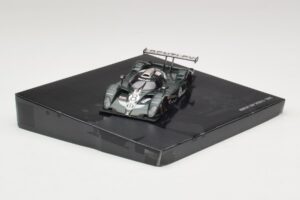 Bentley EXP Speed 8 LMP900 #8 A. Wallace / B. Leitzinger 24 Hours of Le Mans 2002 Minichamps 1:43 403021308 Metall — Bild 2 von 4