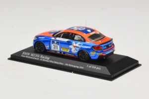 BMW M235i Team Medienkraftwerk #311 Di Martino / Olivo 24 Hours of Nurburgring 2014 Minichamps 1:43 437142411 Metall — Bild 3 von 4