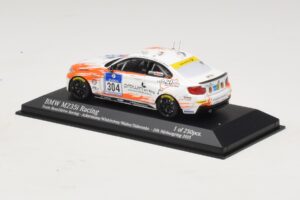 BMW M235i Team Rent2drive #304 Ackermann / Wishkirchen 24 Hours of Nurburgring 2015 Minichamps 1:43 437152504 Metall — Bild 3 von 4