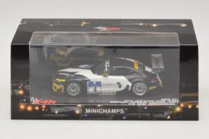 BMW Z4 GT3 Need for Speed Team #4 Hartung / Viebahn 24 Hours of Nürburgring 2011 Minichamps 1:43 437112904 Metall — Bild 5 von 5