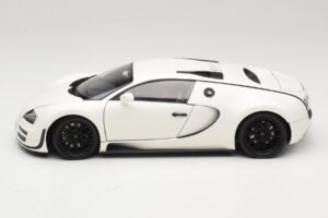 Bugatti Veyron Super Sport Weiß Minichamps 1:18 100110844 Metall — Bild 4 von 8