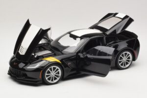 Chevrolet Corvette C7 Grand Sport Schwarz mit Weißen Streifen AUTOart 1:18 71273 Komposit — Bild 2 von 8