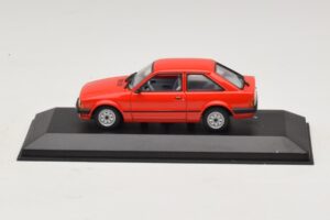 Ford Escort Mk3 3-Türer Rot Minichamps 1:43 400085000 Metall