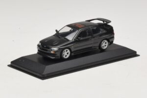 Ford Escort RS Cosworth Schwarz Metallic Minichamps 1:43 430082106 Metall — Bild 2 von 4
