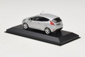 Ford Fiesta Mk7 Moondust Silver Metallic Minichamps 1:43 403088003 Metall — Bild 3 von 4