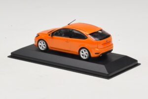Ford Focus ST Mk2 Electric Orange Ersatzverpackung Minichamps 1:43 400087302-R1 Metall — Bild 3 von 4