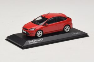 Ford Focus ST Mk2 Rot Minichamps 1:43 400087301 Metall — Bild 2 von 4
