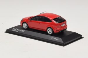 Ford Focus ST Mk2 Rot Minichamps 1:43 400087301 Metall — Bild 3 von 4