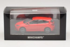 Ford Focus ST Mk3 Rot Minichamps 1:43 410081001 Metall — Bild 4 von 4