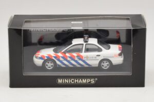 Ford Mondeo Mk1 Limousine Polizei Minichamps 1:43 433082091 Metall — Bild 4 von 4
