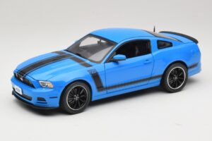 Ford Mustang Boss 302 S197 Blau Shelby Collectibles 1:18 25414S Metall