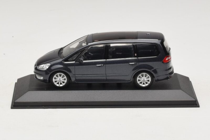 Ford S-Max Dark Grey Metallic Minichamps 1:43 400085400-P1 Metall