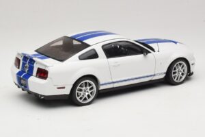 Ford Shelby Cobra GT500 Concept Weiß mit Blauem Streifen AUTOart 1:18 73052 Metall — Bild 3 von 8