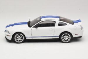 Ford Shelby Cobra GT500 Concept Weiß mit Blauem Streifen AUTOart 1:18 73052 Metall — Bild 4 von 8
