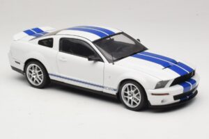 Ford Shelby Cobra GT500 Concept Weiß mit Blauem Streifen AUTOart 1:18 73052 Metall — Bild 6 von 8