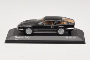 Maserati Indy Schwarz Minichamps 1:43 437123121 Metall
