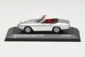 Maserati Mistral Spyder Silber Minichamps 1:43 437123431 Metall