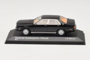 Maserati Quattroporte III Royale Schwarz Minichamps 1:43 437123501 Metall