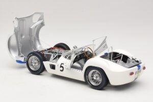 Maserati Tipo 61 #5 S. Moss / D. Gurney Camoradi ADAC 1000km Nurburgring Winner 1960 Minichamps 1:18 100601205 Metall — Bild 5 von 8