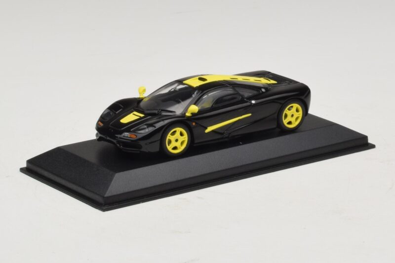McLaren F1 Schwarz Mit Gelben Streifen Minichamps 1:43 McLaren F1 Schwarz Mit Gelben Streifen Minichamps 1:43 MCLAREN004 Metall