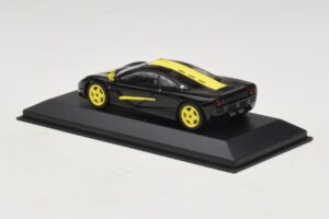 McLaren F1 Schwarz Mit Gelben Streifen Minichamps 1:43 MCLAREN004 Metall — Bild 2 von 4