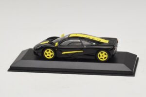McLaren F1 Schwarz Mit Gelben Streifen Minichamps 1:43 MCLAREN004 Metall — Bild 3 von 4