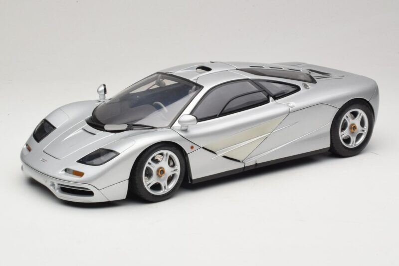 McLaren F1 Silber Minichamps 1:12 530133123 Metall