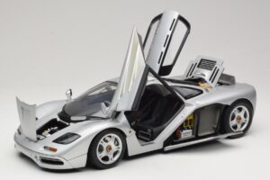 McLaren F1 Silber Minichamps 1:12 530133123 Metall — Bild 2 von 8