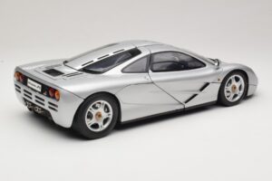 McLaren F1 Silber Minichamps 1:12 530133123 Metall — Bild 3 von 8