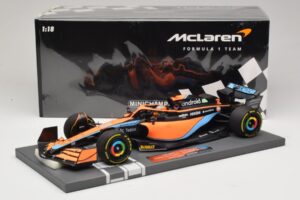 McLaren MCL36 #3 D. Ricciardo Bahrain GP 2022 Minichamps 1:18 537221803 Metall — Bild 2 von 7