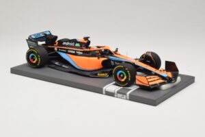 McLaren MCL36 #3 D. Ricciardo Bahrain GP 2022 Minichamps 1:18 537221803 Metall — Bild 7 von 7