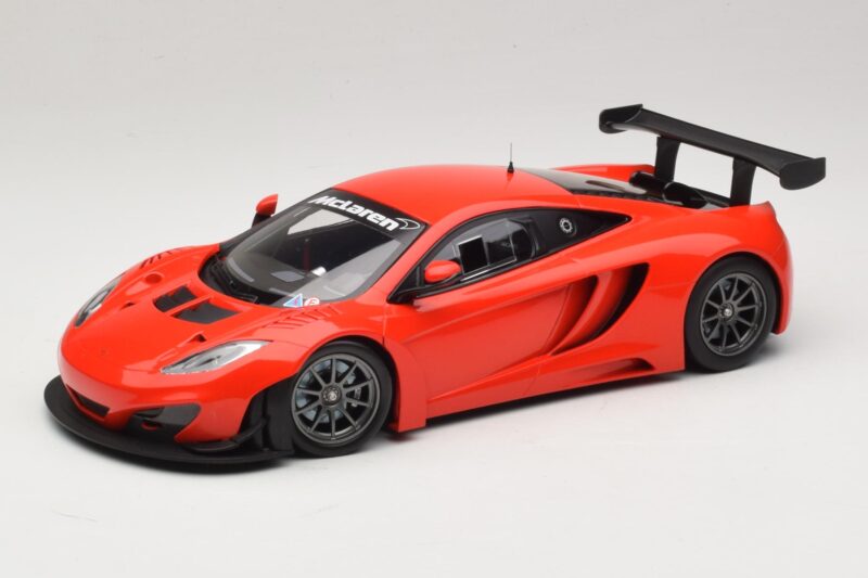 McLaren MP4-12C GT3 Rot 2013 Minichamps 1:18 151121392 Metall