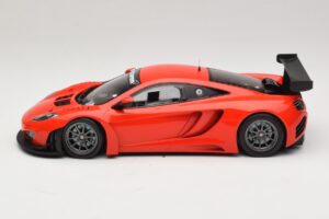McLaren MP4-12C GT3 Rot 2013 Minichamps 1:18 151121392 Metall — Bild 3 von 6