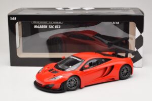 McLaren MP4-12C GT3 Rot 2013 Minichamps 1:18 151121392 Metall — Bild 6 von 6